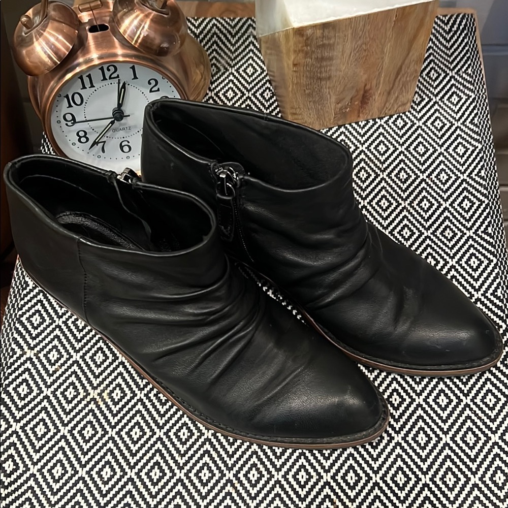Kelsi Dagger scrunchie Black Leather Booties 7.5